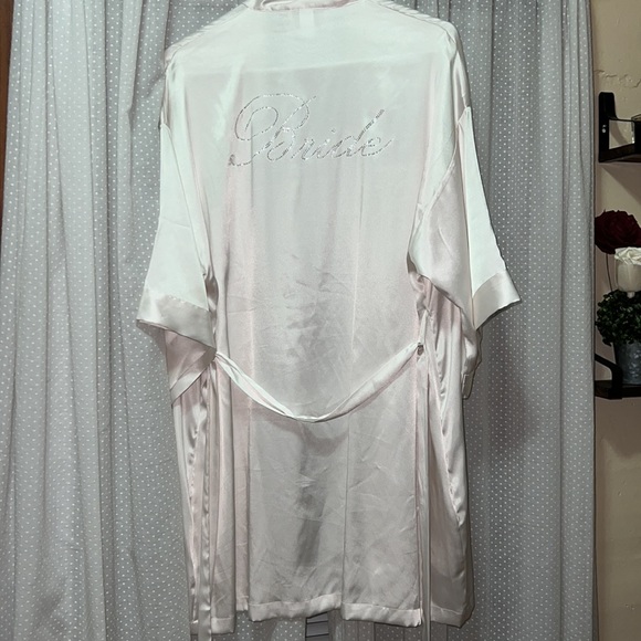 VICTORIA'S SECRET MONOGRAMED JEWELED BRIDE WHITE ROBE, ONE SIZE FITS MOST, NICE! - Picture 2 of 5